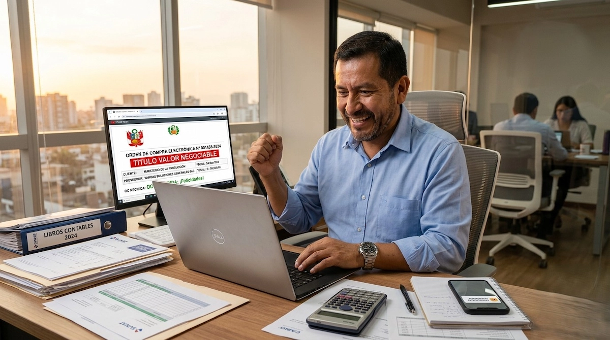 Dueño de una pequeña empresa peruana revisando una orden de compra del Estado en su laptop junto a mercadería lista para despacho